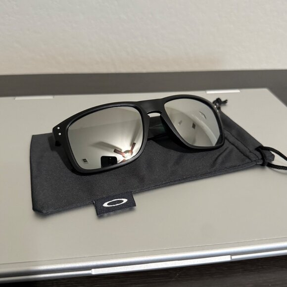 OO9102 Oakley Holbrook Silver Reflective Lenses - Picture 5 of 7